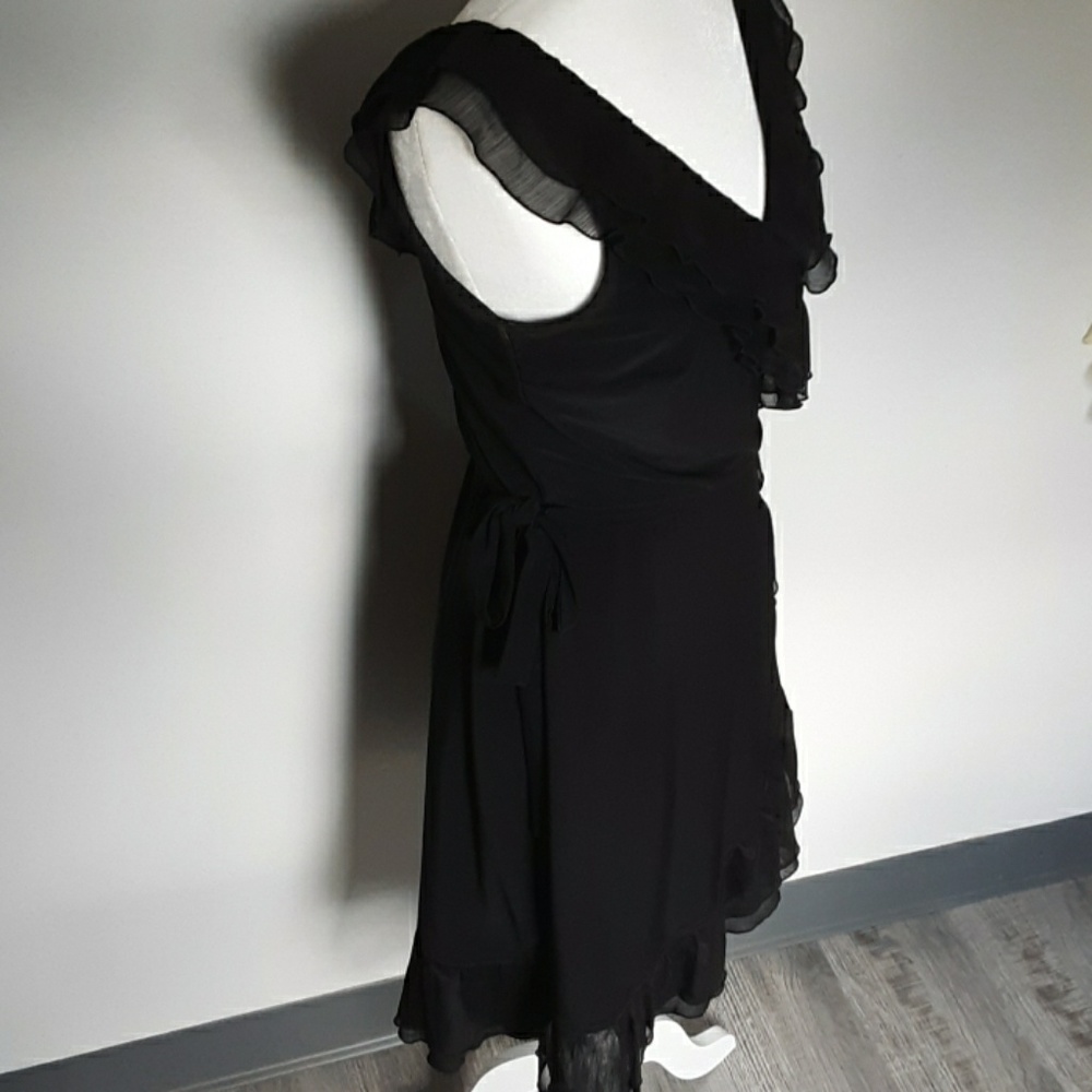 Dress - Picture 2 of 8